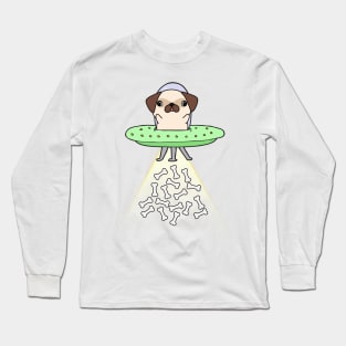 Funny pug dog is flying a ufo Long Sleeve T-Shirt